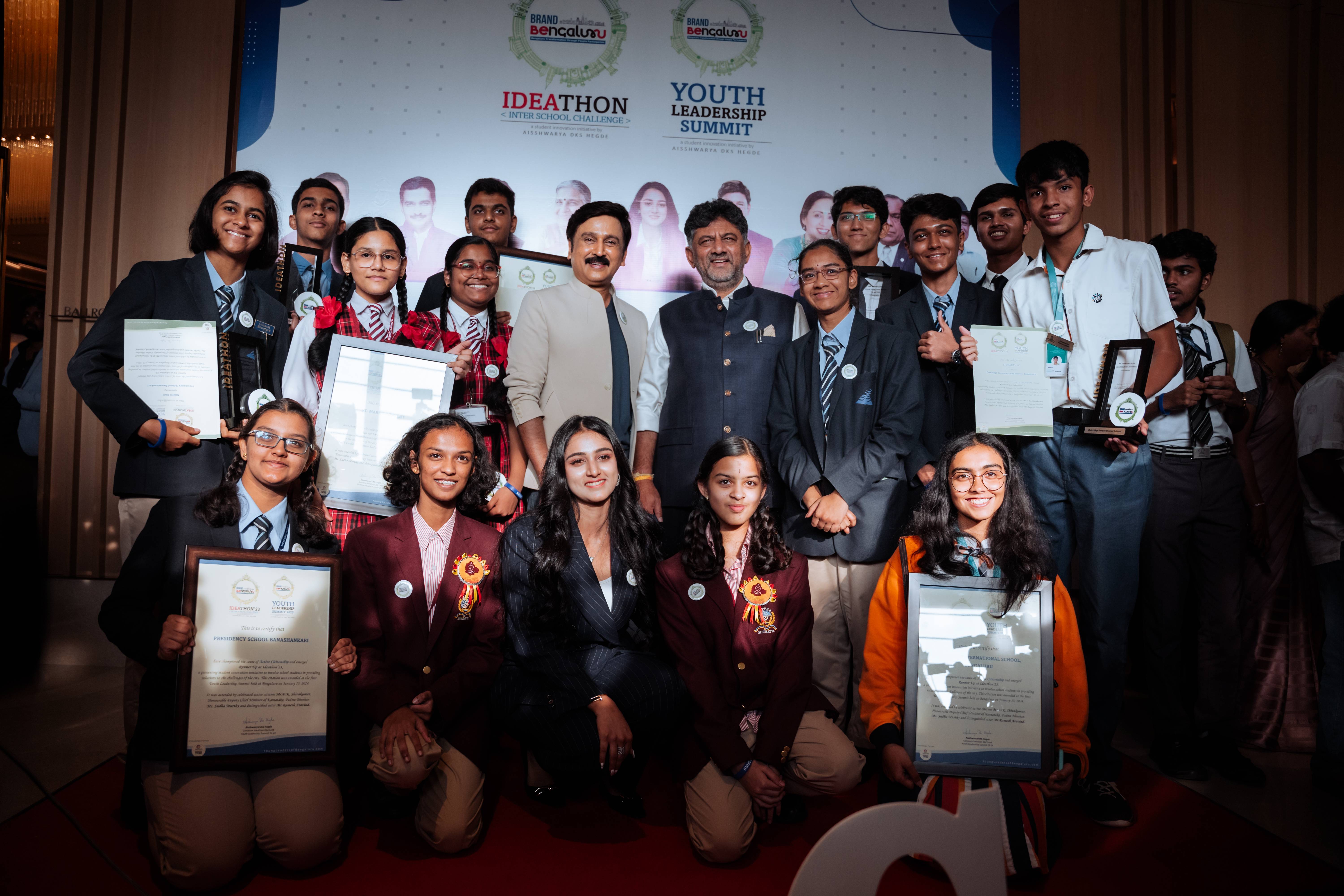 Brand Bengaluru Ideathon and Youth Leadership Summit participants at the #ActiveCitizen backdrop